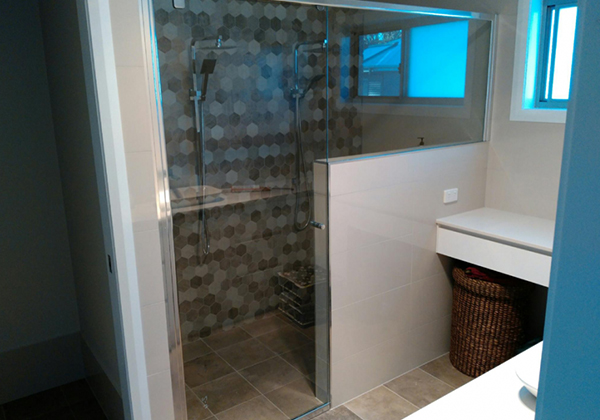Framed Shower Screen — Glass and Shower in Dubbo, NSW